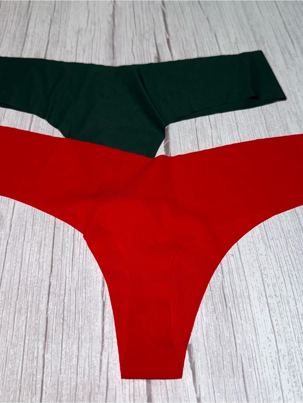 Invisible Rib Thong
Commando - Picture 3 of 3